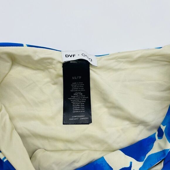 Onia -DVF Isla High-Waisted Bikini Bottoms
Diane Von Furstenberg - Picture 5 of 7